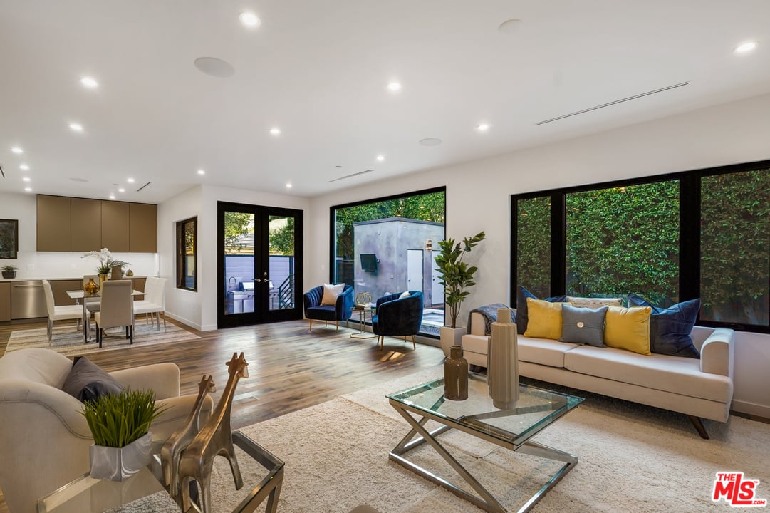 841 N Crescent Heights, Los Angeles