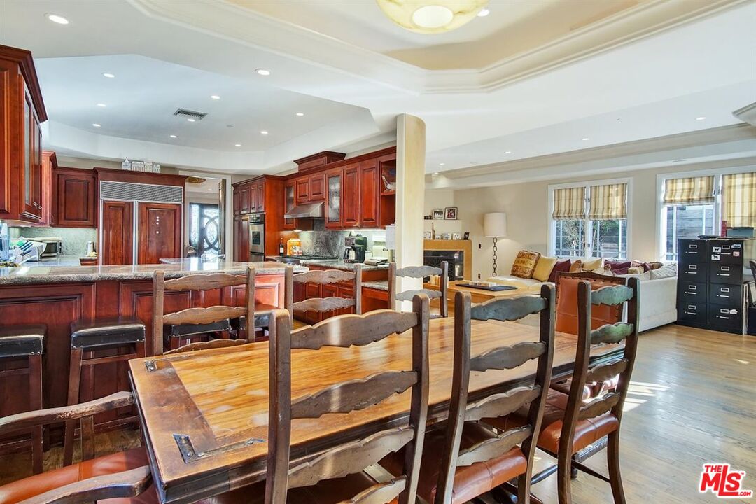 447 S Almont Dr — image 4